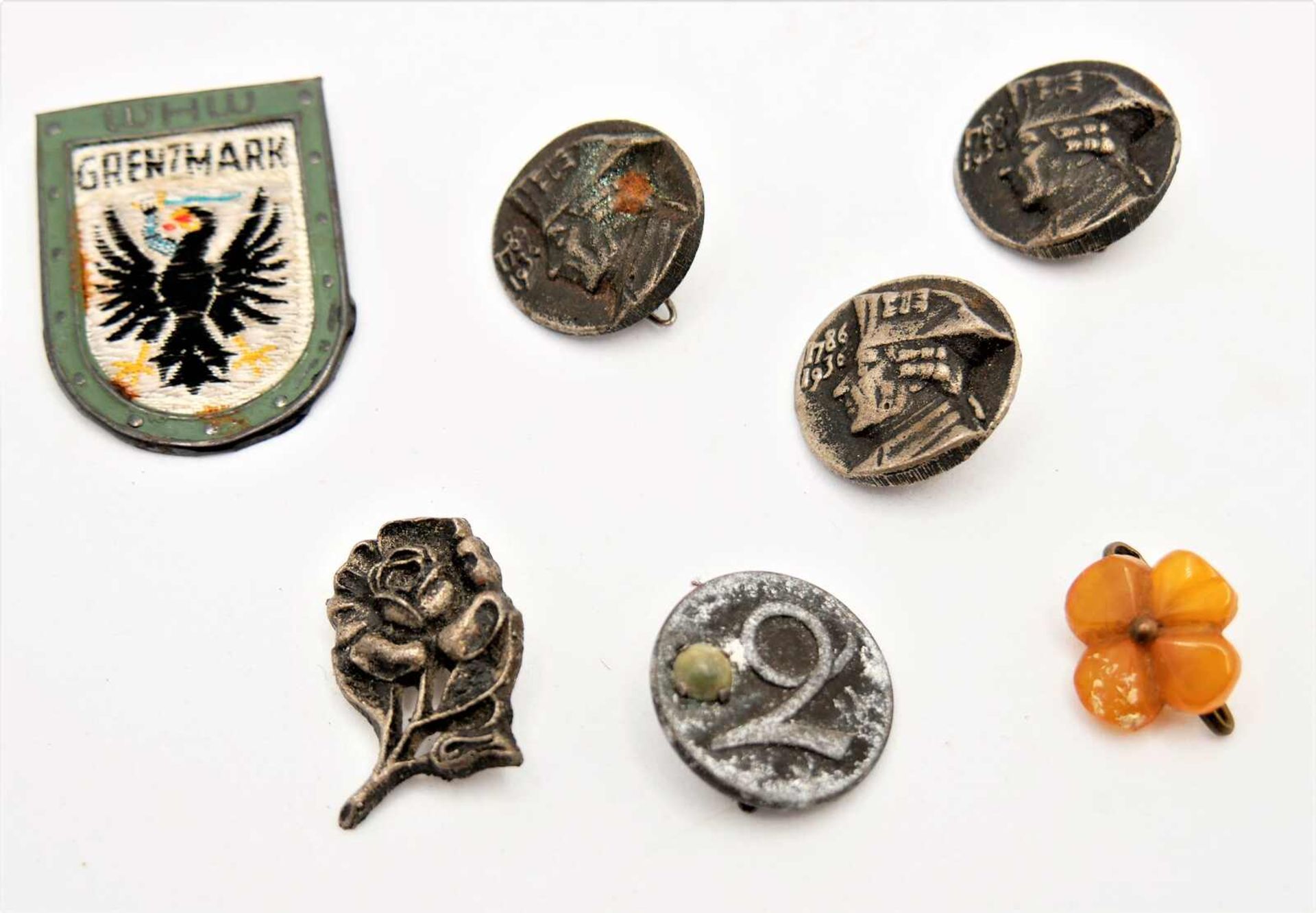 2. Weltkrieg, kleines Lot WHW AbzeichenWorld War 2, small lot of WHW badges