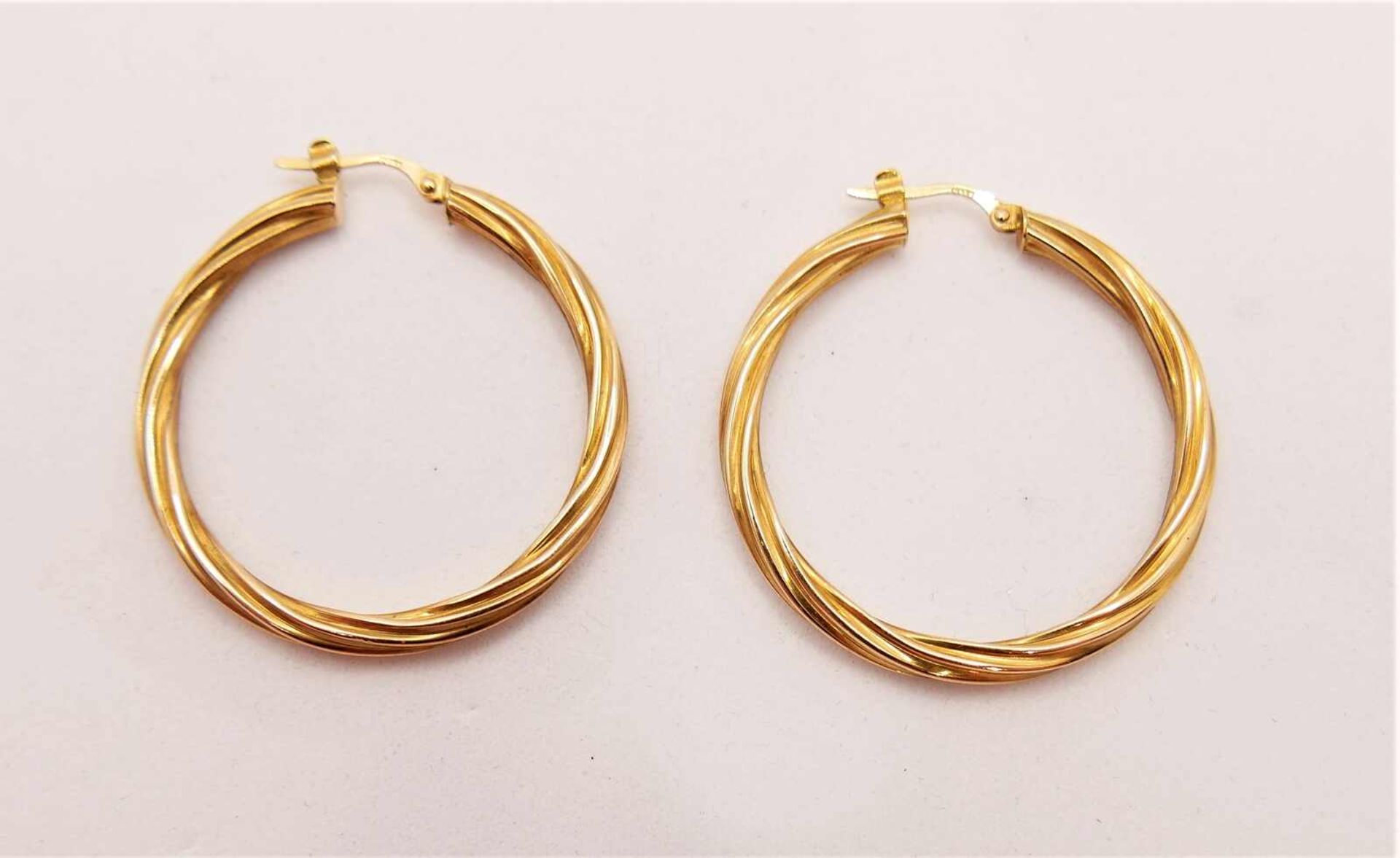 Creolen, 333er Gelbgold, Gewicht ca. 3,9 gr.Hoop earrings, 333 yellow gold, weight approx. 3.9 g.