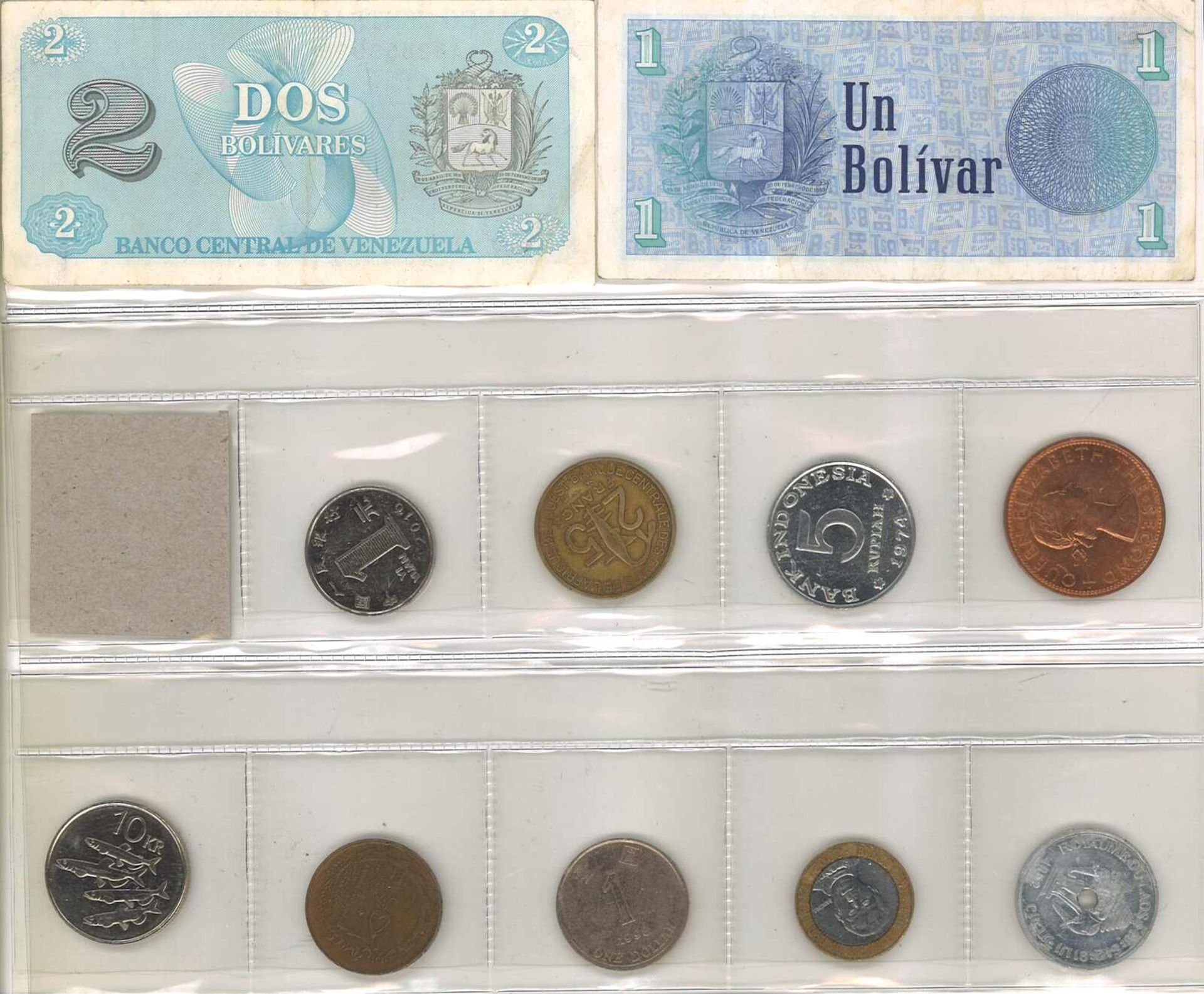 Ein Münzalbum gefüllt mit Umlaufmünzen, dabei auch ältere Stücke, meist Europa.A coin album fi - Image 2 of 4