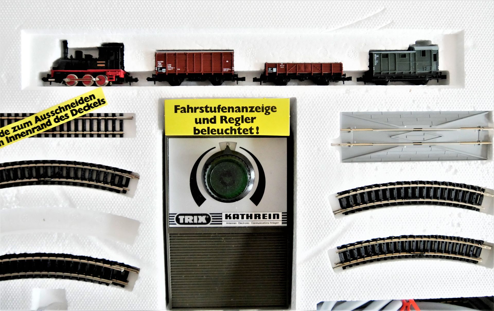 Minitrix Spur N Set 1033 mit Dampflok und 3 Güterwagen. Guter Zustand. - Image 3 of 4