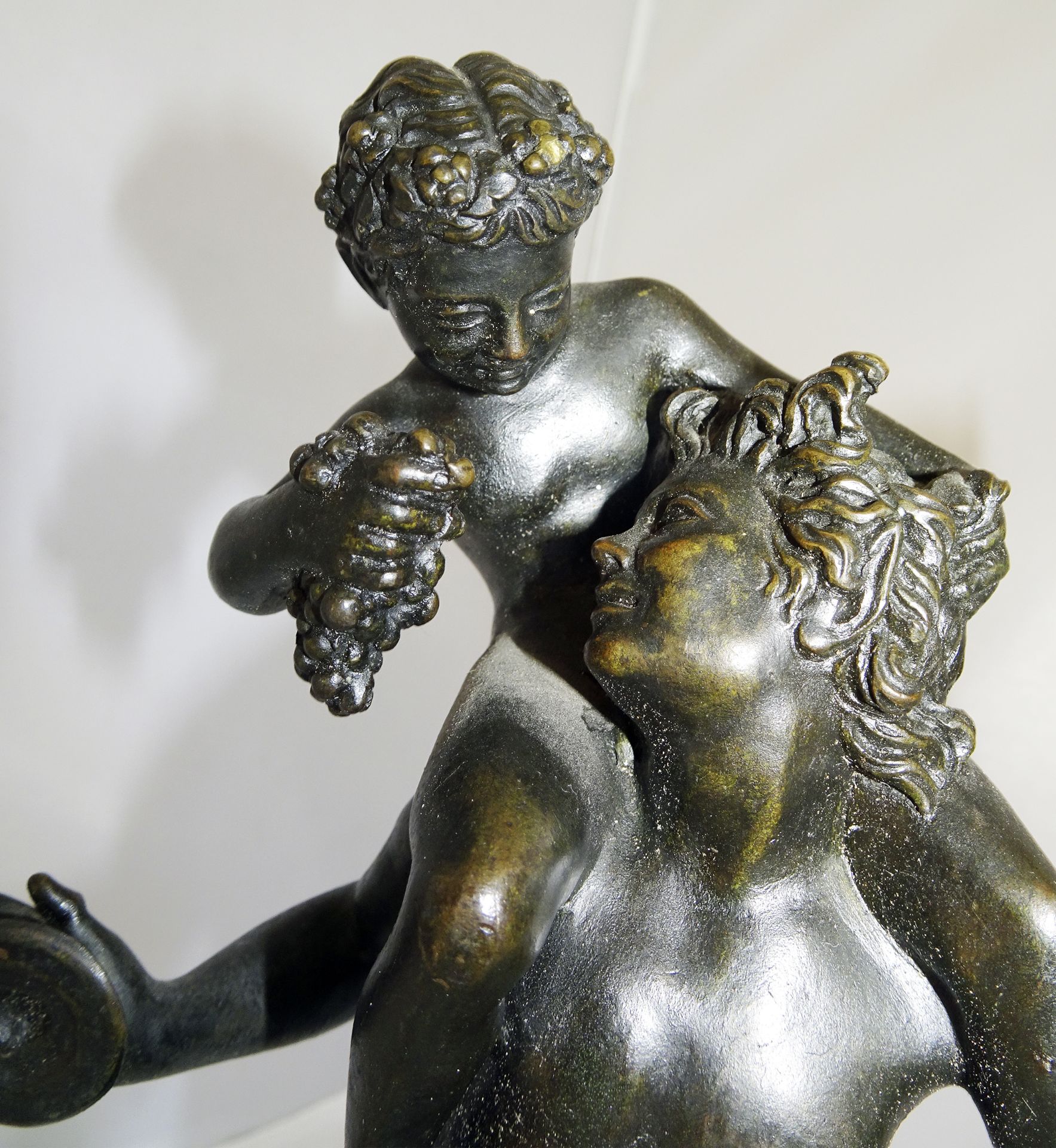 Bronzefigur Giorgio Sommer Napoli (1834-1914) "Baccus mit Jüngling", signiert. Höhe ca. 24 cm, - Image 2 of 6