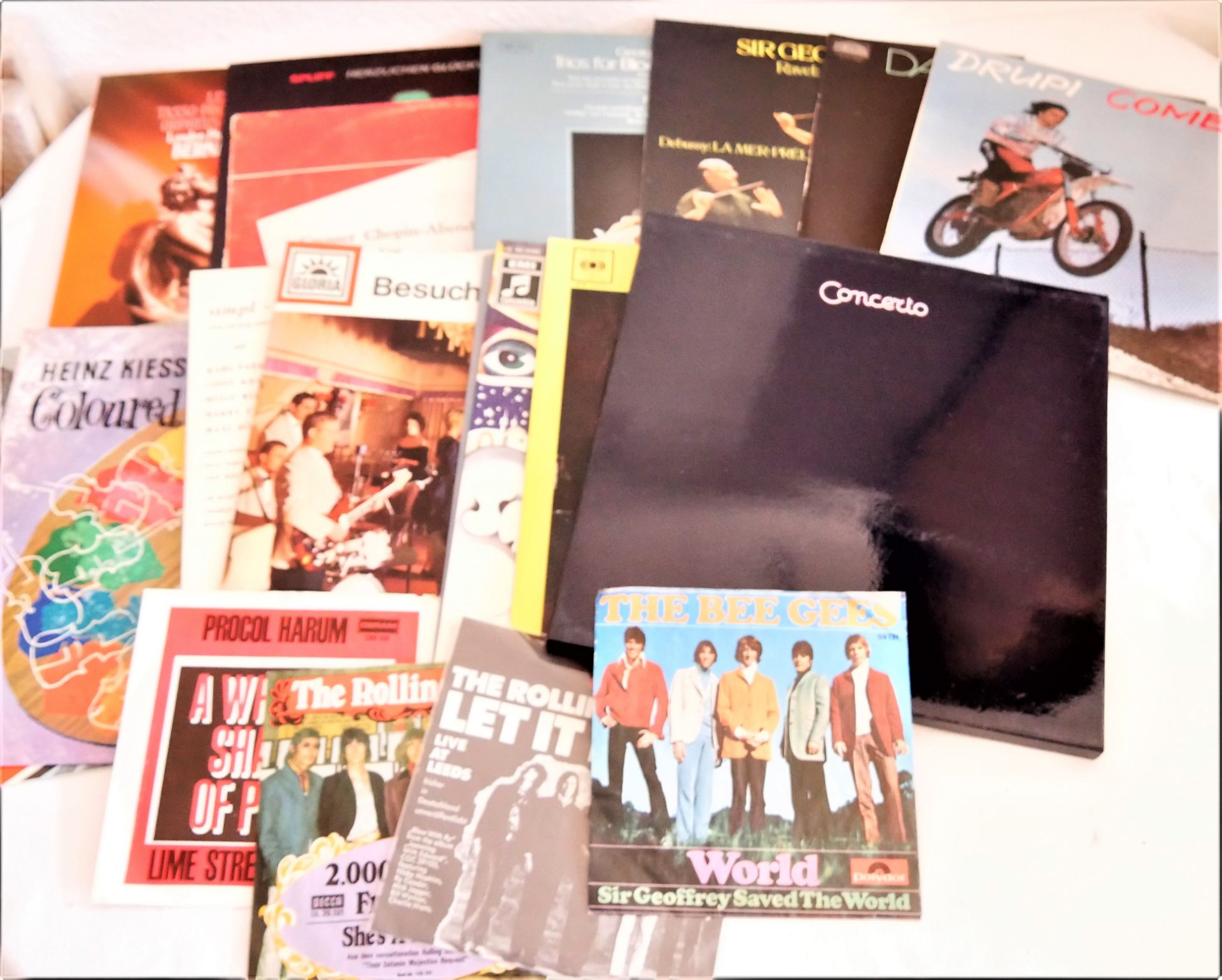 Lot LP´s, dabei: Spliff, Heinz Kiesslings "Coloured Strings", The Bee Gees, Liszt etc, insgesamt