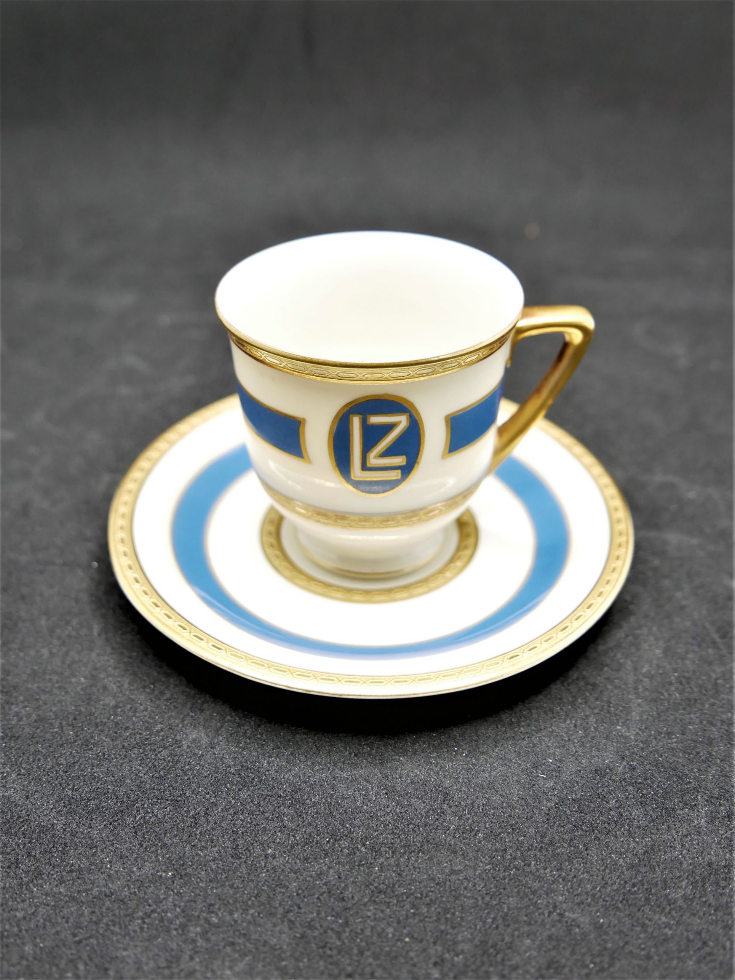 Moccatasse "Graf Zeppelin", Heinrich-Elfenbein Porzellan. Graf Zeppelin 1928, Original Tasse, sehr - Bild 2 aus 5