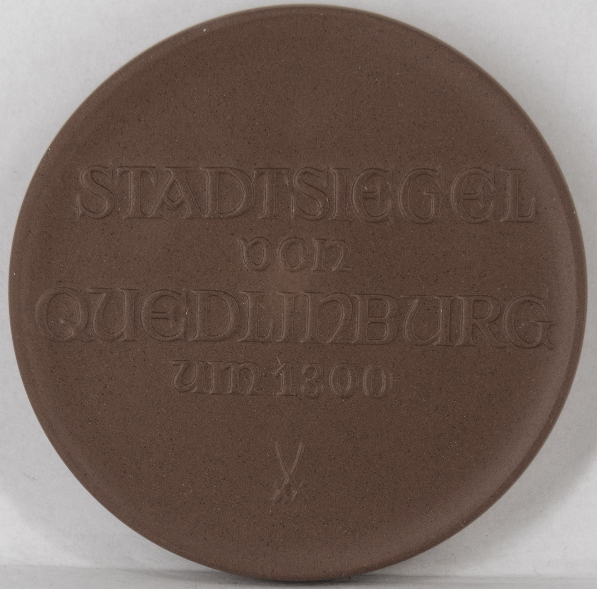 Porzellan - Medaille "Stadtsiegel von Quedlinburg um 1300", Meißen, Durchmesser: ca. 67 mm. - Bild 2 aus 2