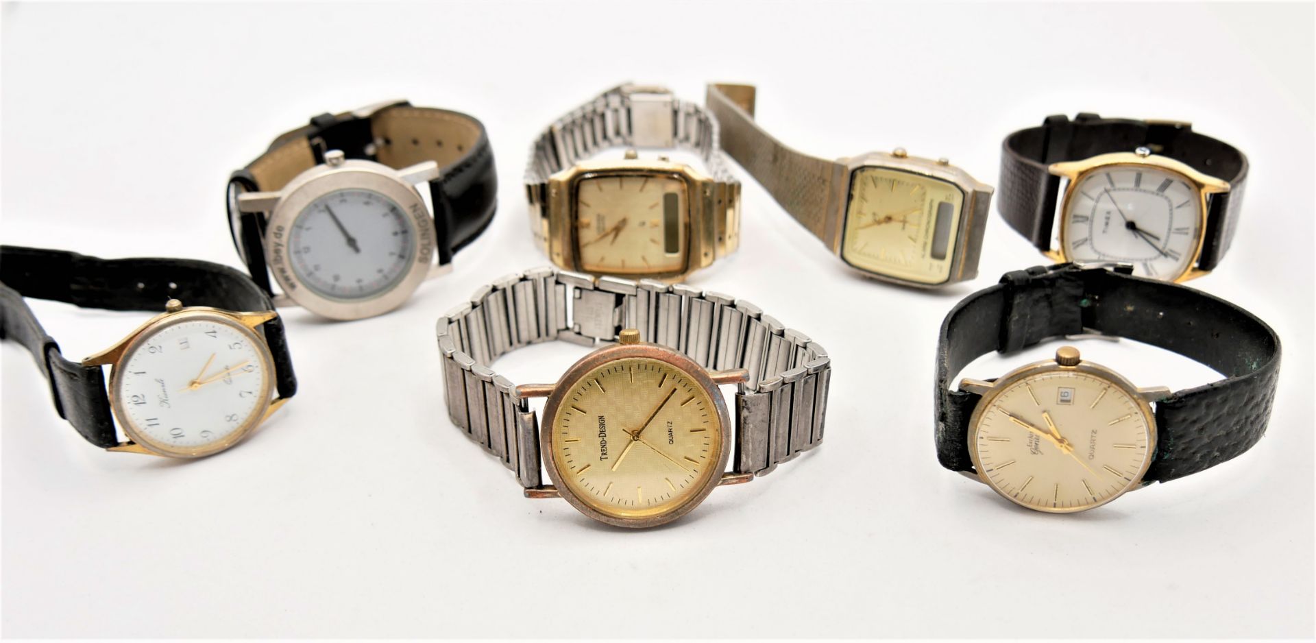Lot Herrenarmbanduhren für den Uhrmacher, insgesamt 7 Stück. Dabei auch Digitaluhren. Bitte