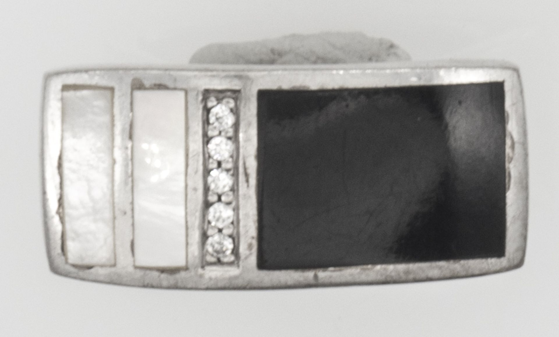 Herrn - Ring, Silber 925, mit Onyx, Perlmutt und Markasiten besetzt. Ringgröße: ca. 58.
