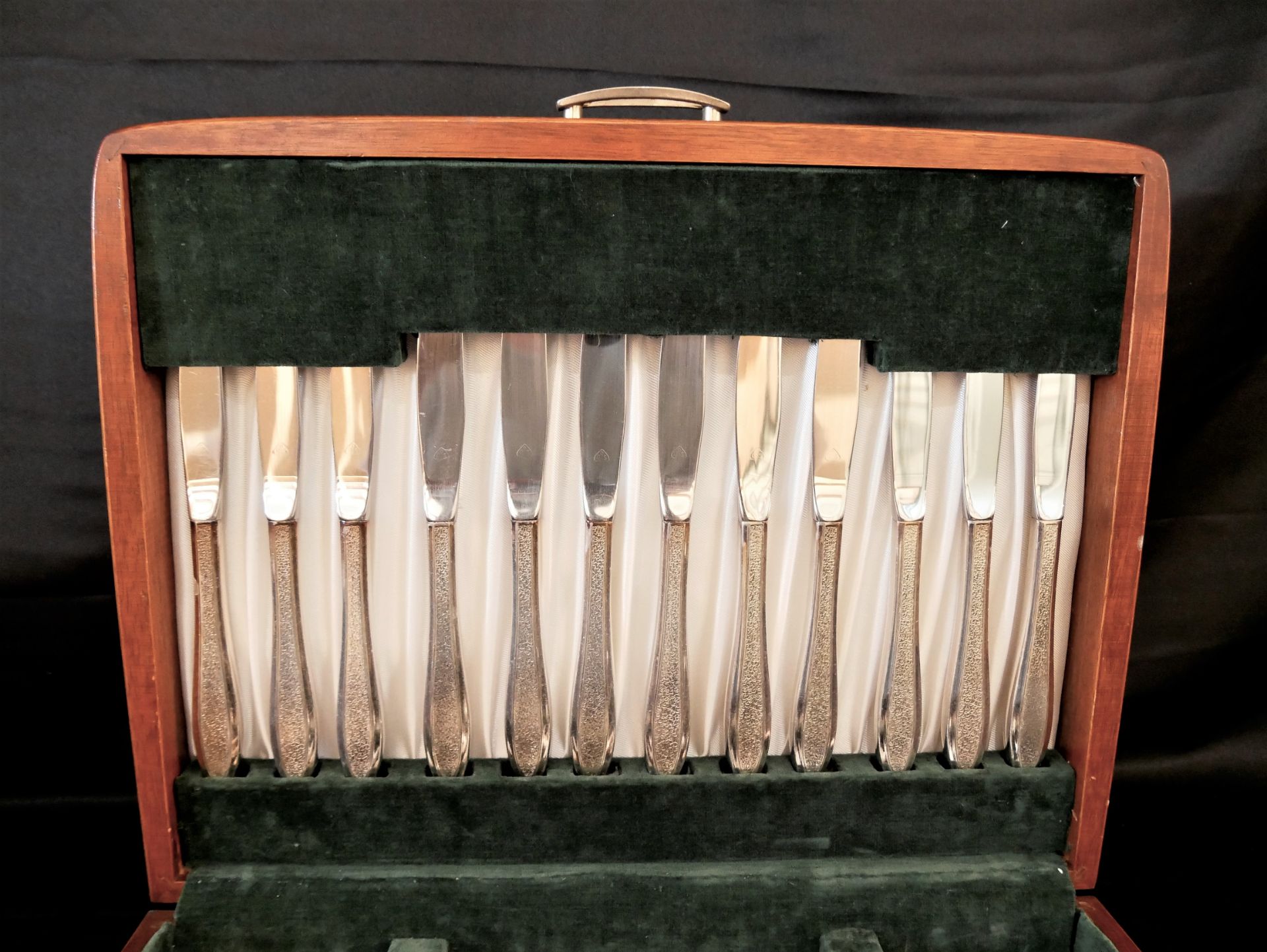 Oneida Silvermiths Plate Besteckkasten, bestehend aus 6 Suppenlöffel Länge ca. 18,4 cm, 12 Gabeln, - Image 3 of 3