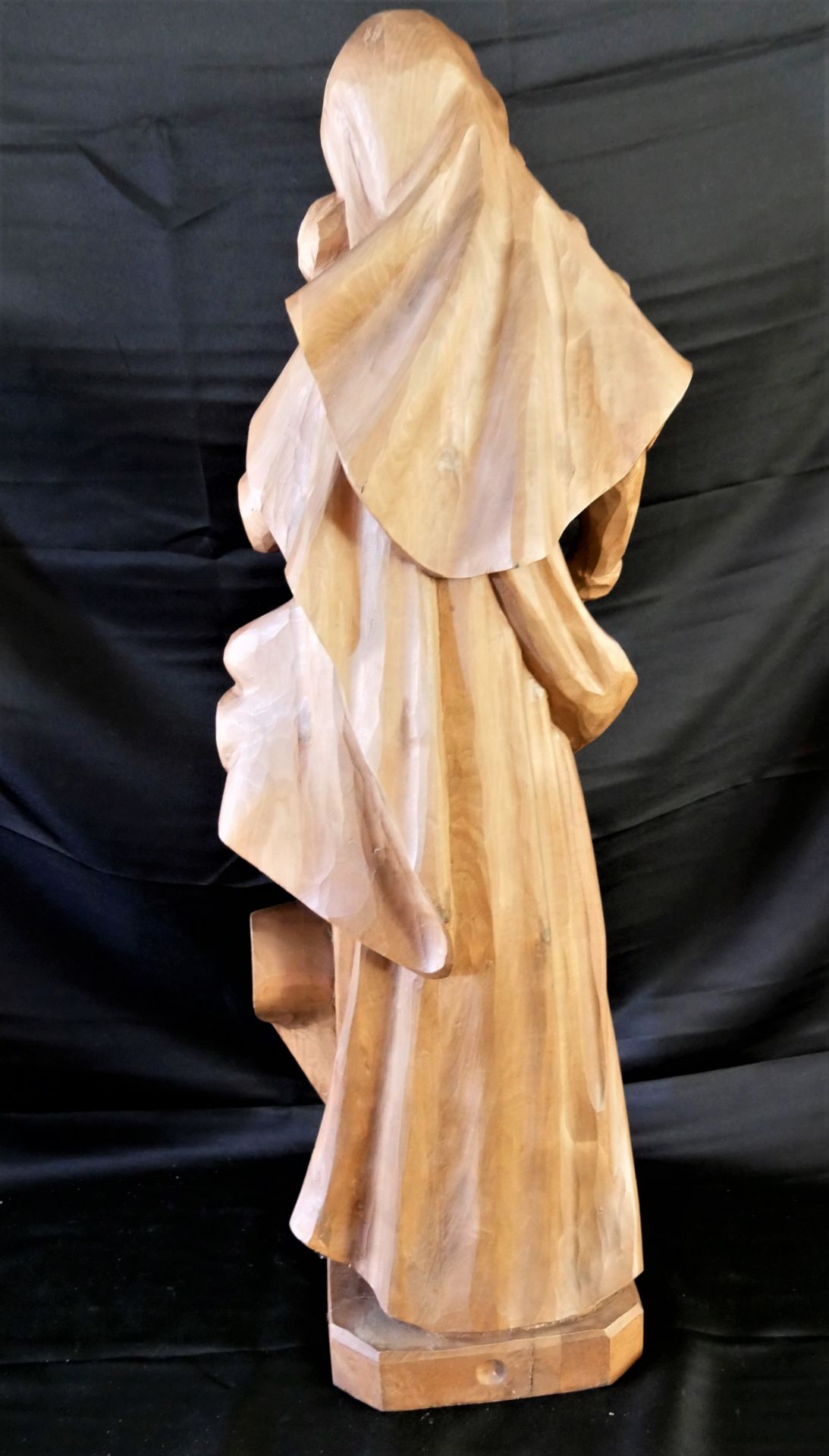 Holzskulptur "Maria mit Jesukind", handgeschnitzt. Höhe ca. 80 cm - Image 3 of 3