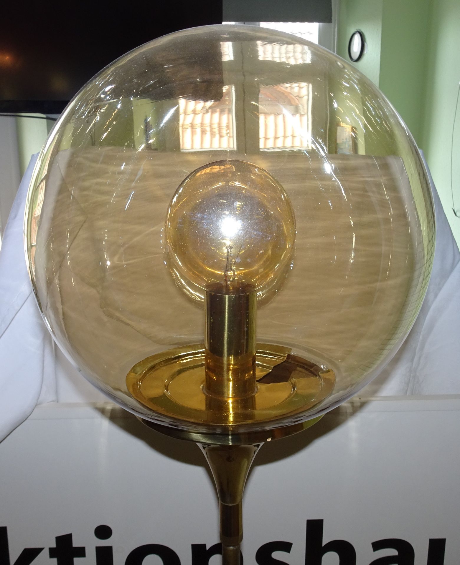 Steh - Kugellampe, 70er Jahre, goldfarben. Retro. Funktion geprüft. Höhe ca. 1,60 m. ABHOLUNG !!! - Bild 2 aus 2