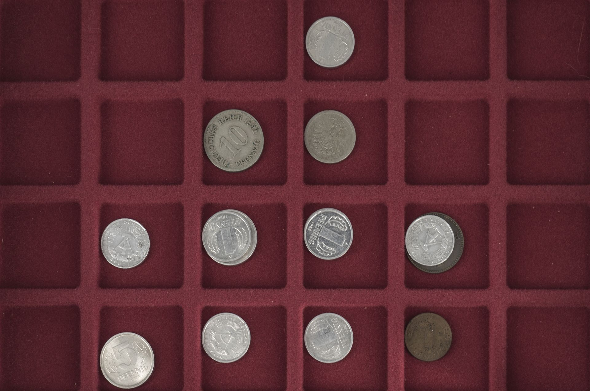 Deutschland, Lot Münzen, überwiegend DDR, aber auch Deutsches Reich und BRD 1.- DM D, F, G, J - Image 3 of 4