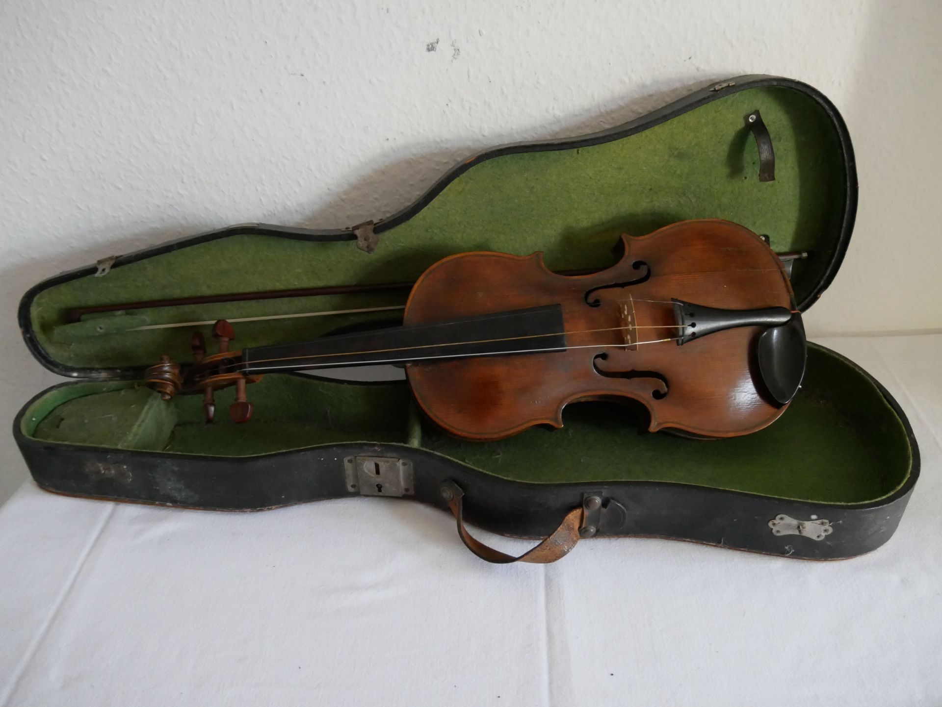 Geige, Made in Germany,J. Stainer in Absam "prope Oenipontum 17", Riss im Korpus, inkl.