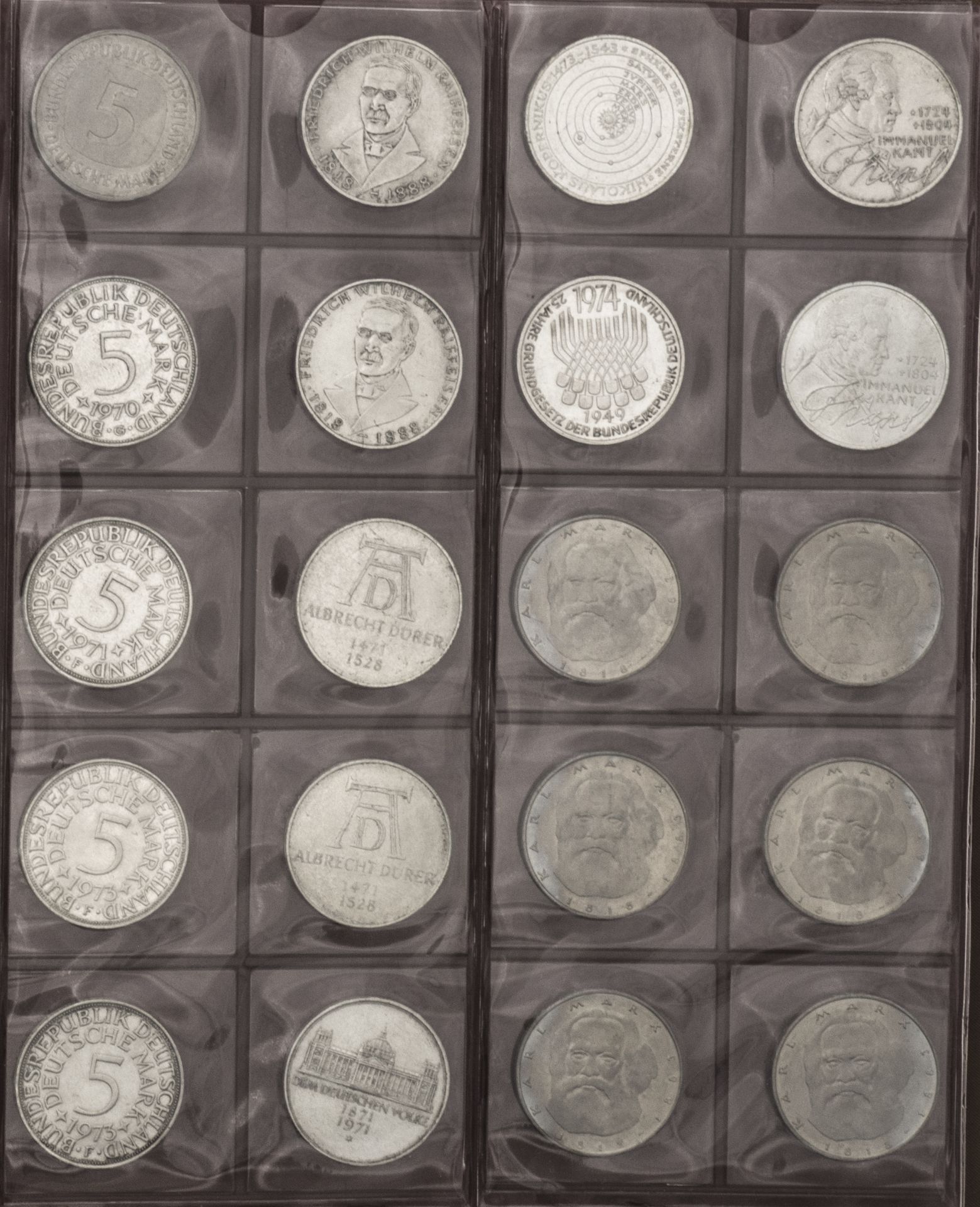 BRD, Sammlung aus 130 Stück 5.- DM - Münzen. Im Sammelalbum. - Image 4 of 7