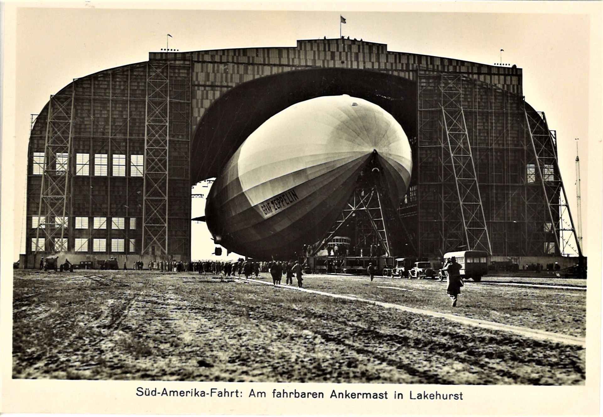 Zeppelin Südamerikafahrt: Am fahrbaren Ankermast in Lakehurst.