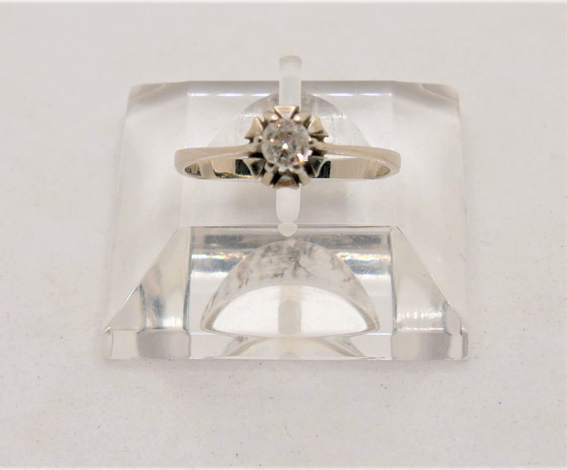 Damenring, 585er Weißgold, besetzt mit Diamant, Punze 0,21 ct, leichte Einschlüsse. Ringgröße 55, - Image 3 of 4