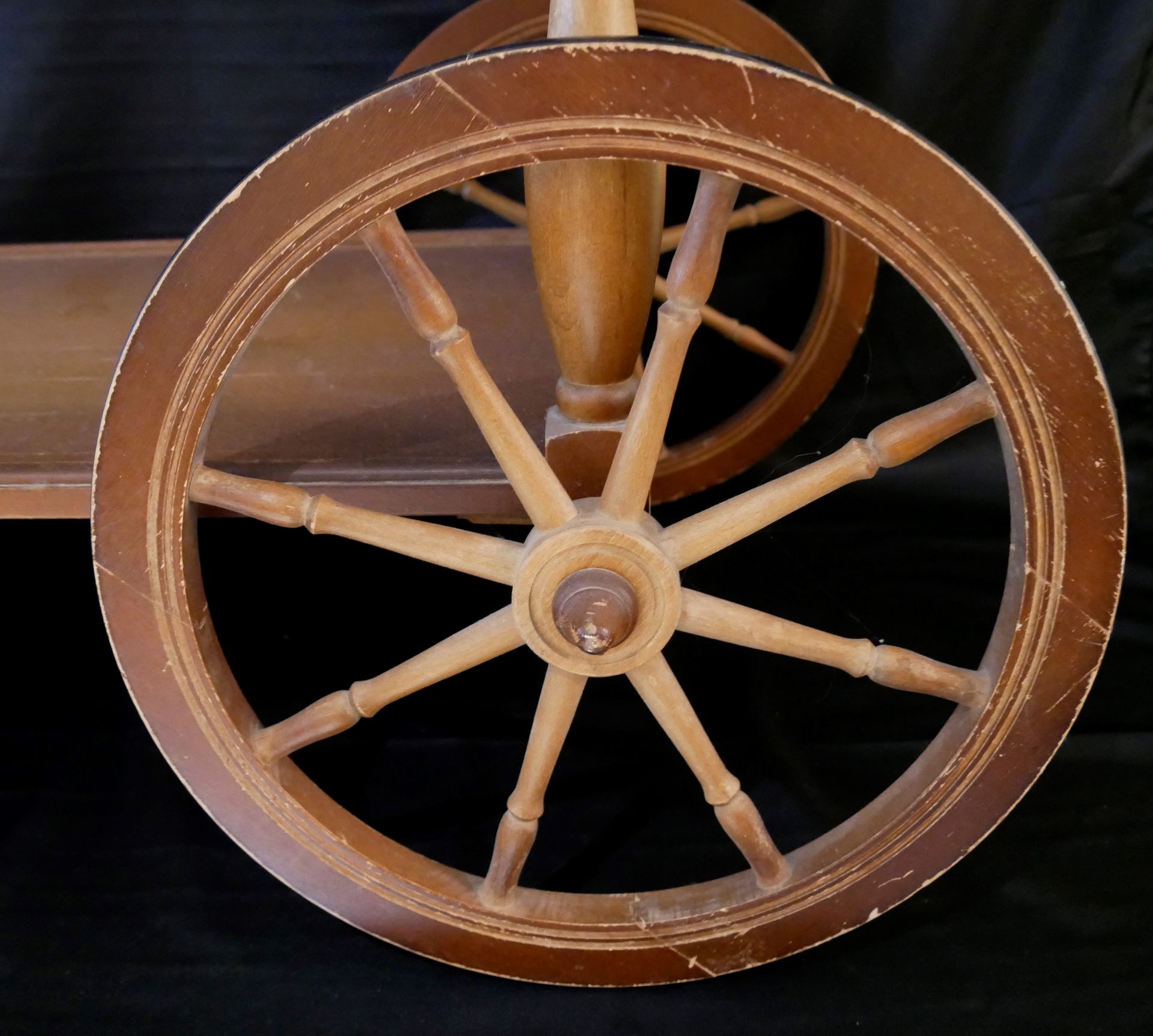 Servierwagen aus Holz mit Keramikplatte Grünstadter Keramik. Höhe ca. 60 cm, Breite ca. 45 cm, Länge - Image 4 of 4