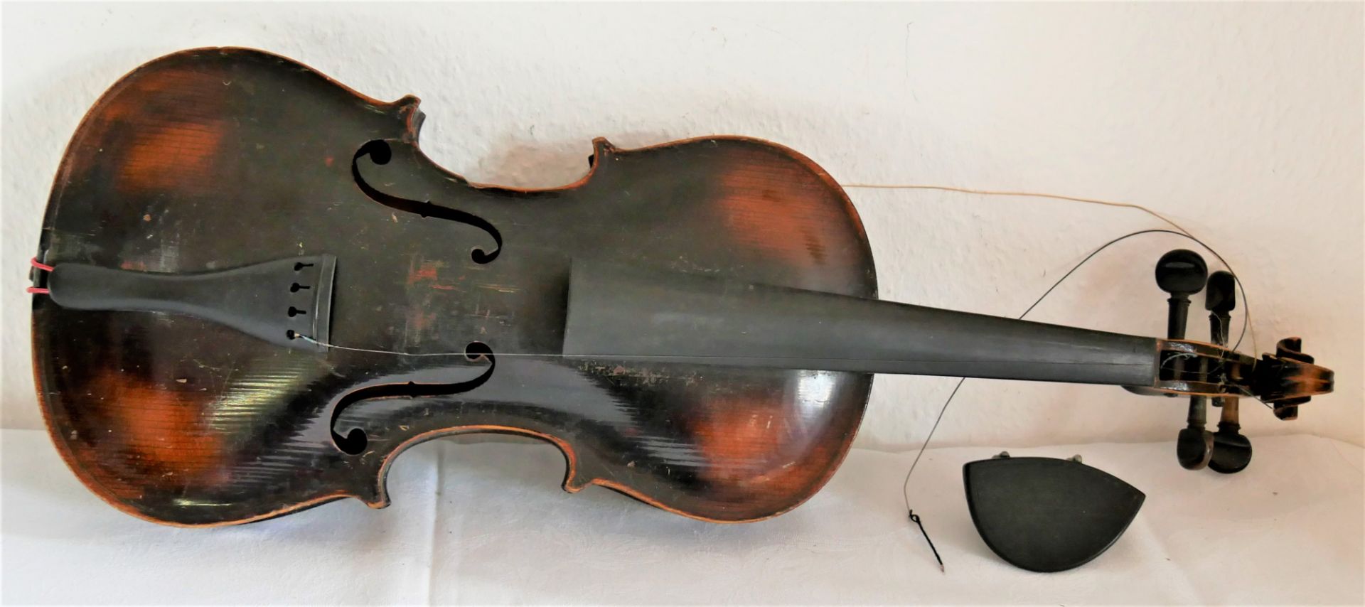 Alte Stainer Geige mit Brandstempel, starke Gebrauchsspuren zum Herrichten, mit Innenzettel, wohl