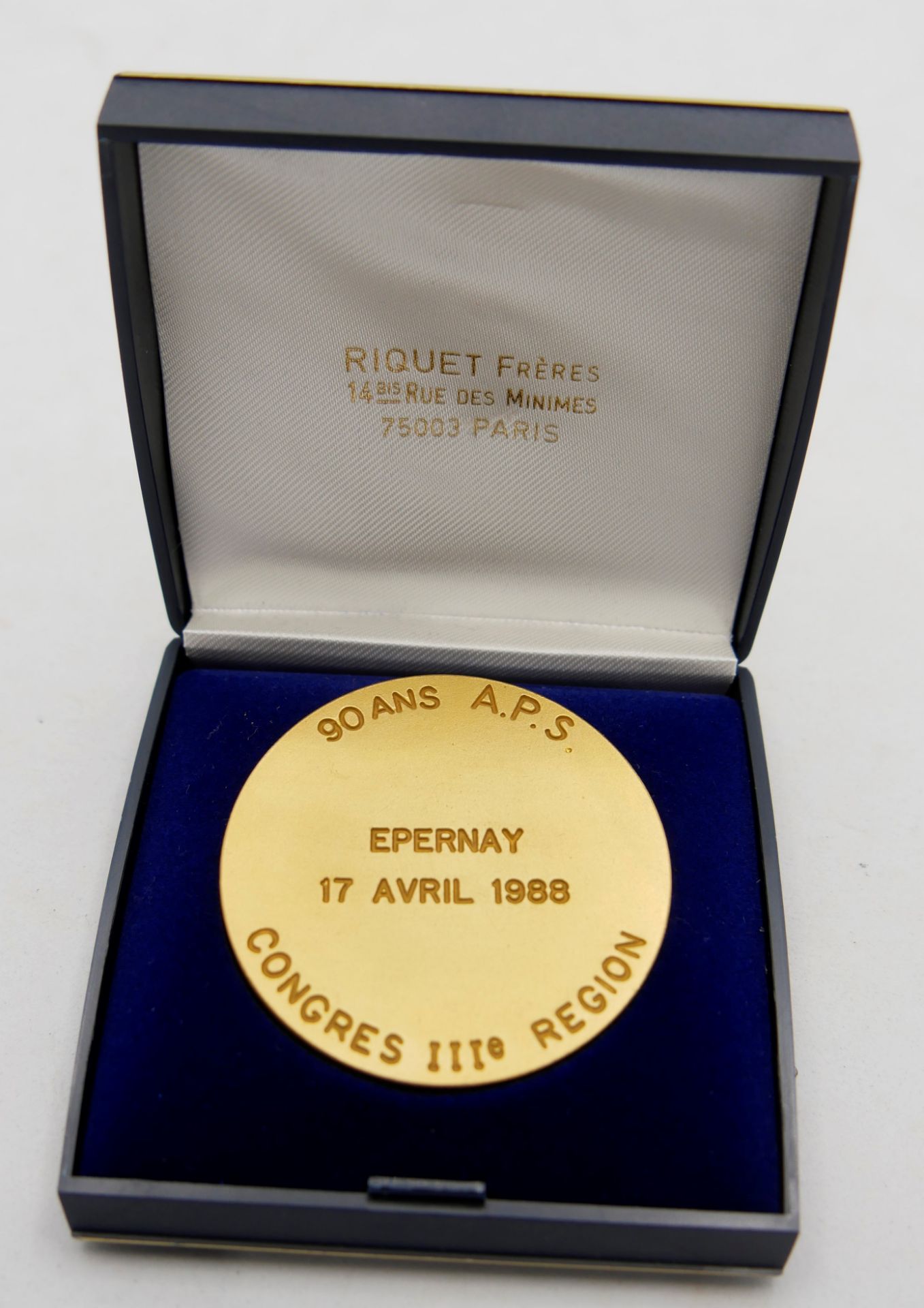 1 Medaille von Riquet Freres Paris für 90 ANS A.P.S. Epernay, 17 Avril 1988 Congress III, Region - Image 3 of 4