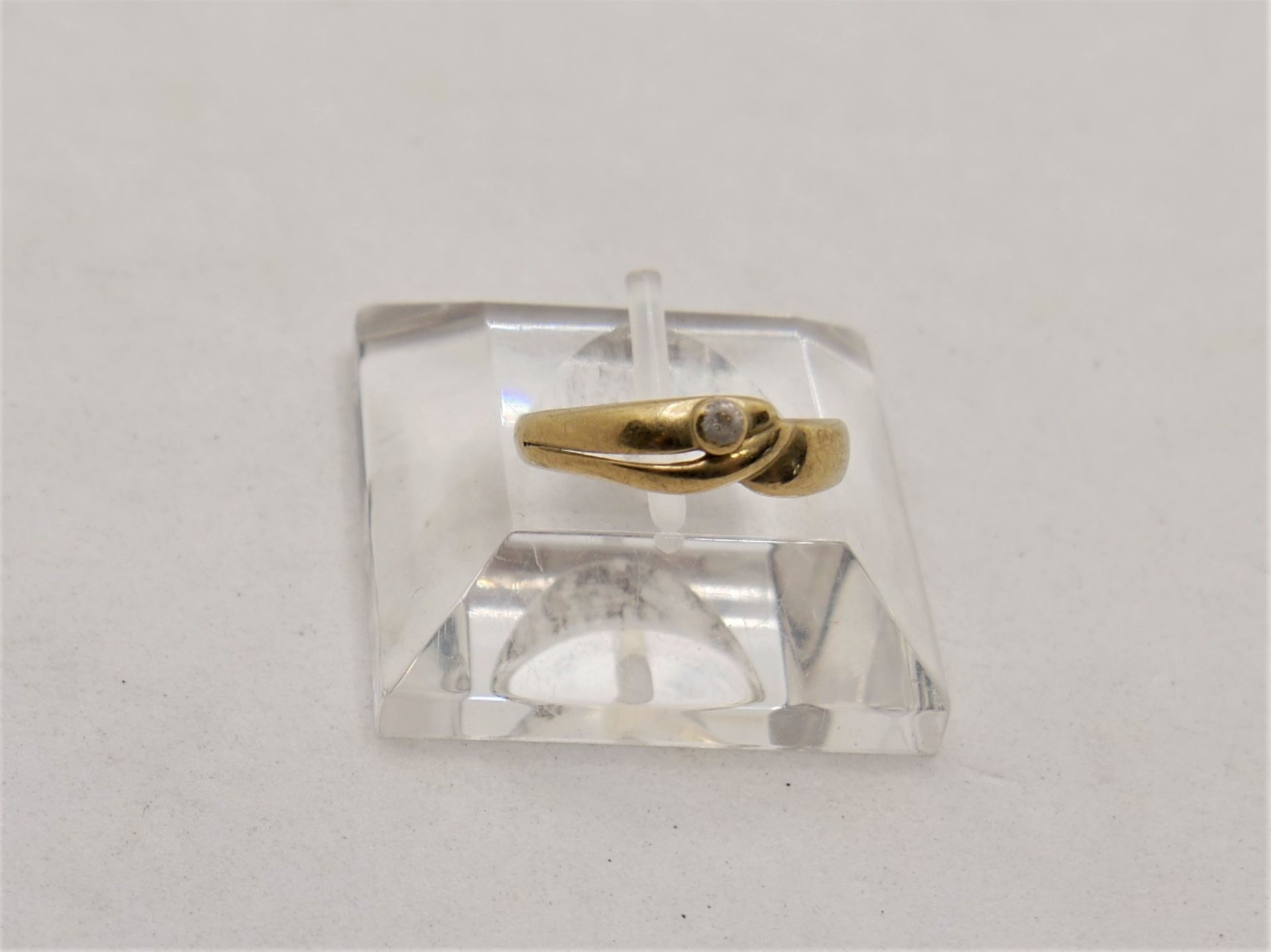 Damenring, 333er Gelbgold, besetzt mit Zirkonia. Ringgröße 52 - Bild 3 aus 3