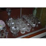 COLLECTION OF ASSORTED GLASSWARE TO INCLUDE DECANTER AND STOPPER, CIRCULAR PEDESTAL BOWL AND