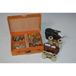 BOX OF ASSORTED COSTUME JEWELLERY TO INCLUDE WHITE METAL CLAN BROOCH INSCRIBED "HOLD FAST", PASTE
