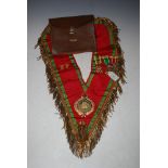 MASONIC INTEREST - A LOYAL ORDER OF ANCIENT SHEPHERDS .A.U. RED AND GREEN SATIN COLLAR BEARING THREE