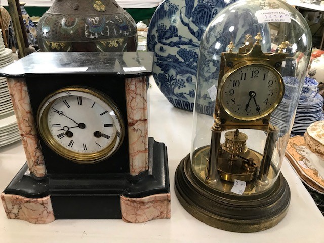 VICTORIAN BLACK AND CREAM MARBLE MANTLE CLOCK TOGETHER WITH A GLASS DOMED TORSION CLOCK