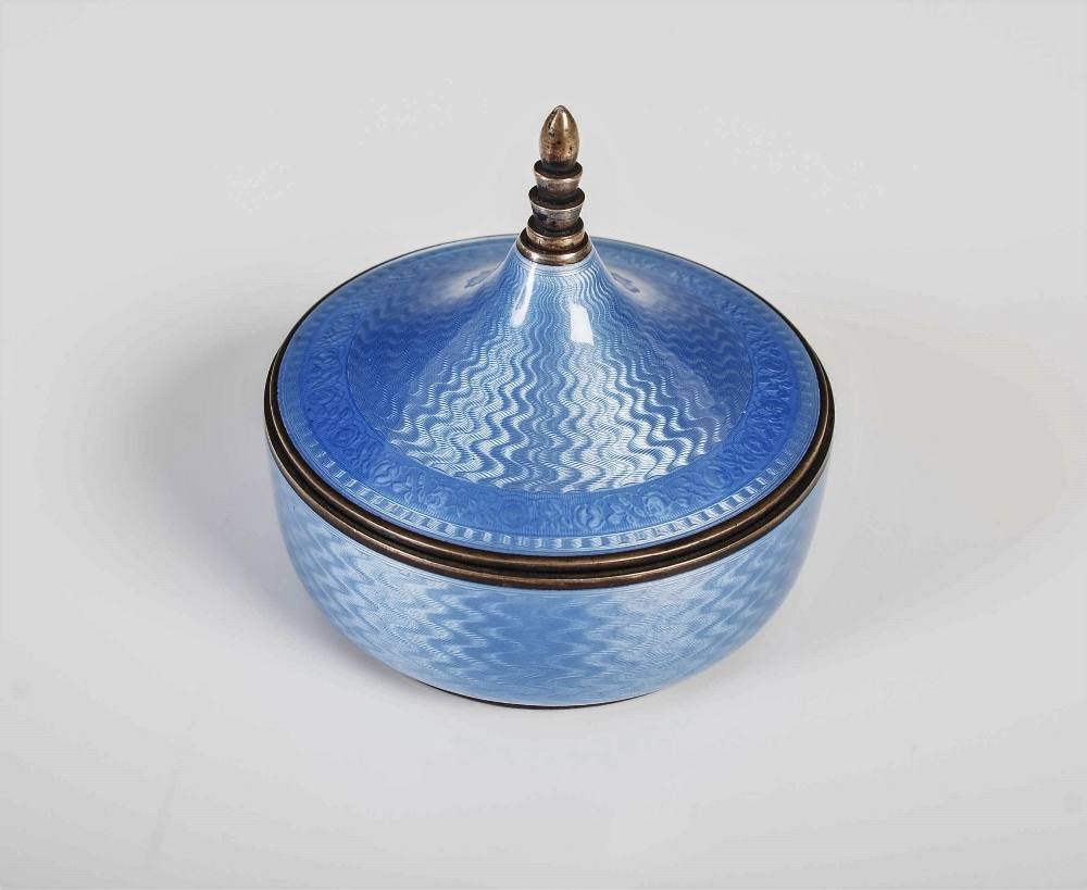 David Andersen, an early 20th century Norwegian silver gilt and blue guilloche enamel circular box - Image 2 of 7