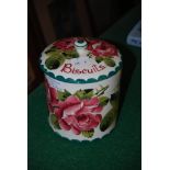 WEMYSS POTTERY BISCUIT BARREL AND COVER, DECORATED WITH ROSES SIGNED 'WEMYSS' IN GREEN.