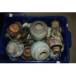 BOX - ASSORTED CERAMICS TO INCLUDE TWO CHINESE PROVINICIAL BLUE AND WHITE PORCELAIN JARS, CHINESE