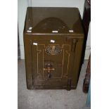 A VINTAGE SENTRY SAFE WITH KEY