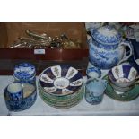 COLLECTION OF CERAMICS TO INCLUDE FIVE TRANSFER PRINTED CHINOISERIE STYLE SIDE PLATES, A BLUE