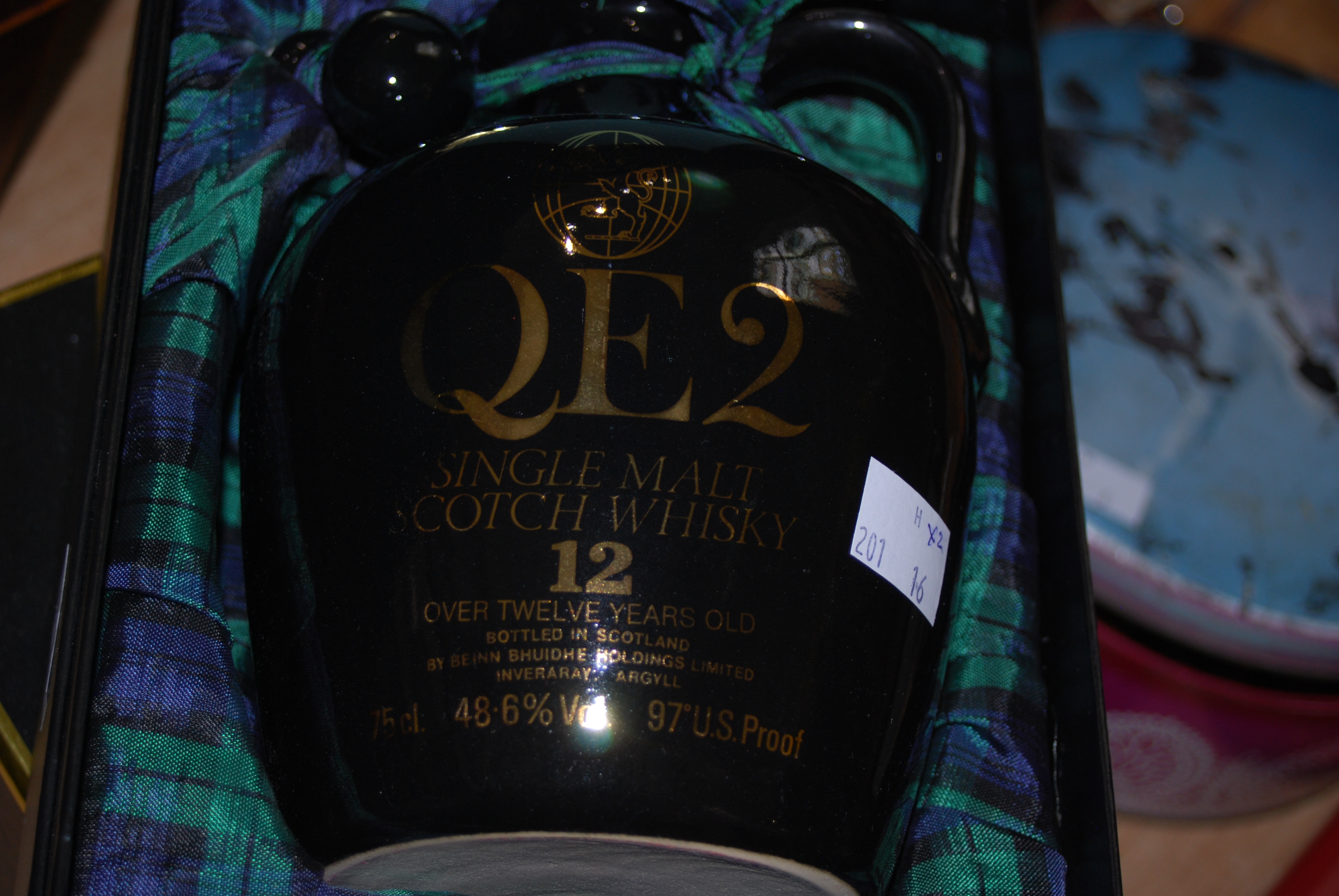 ONE BOXED FLAGON OF QE2 HIGHLAND SCOTCH WHISKY, 75CL, 43%, TOGETHER WITH ANOTHER QE2 SINGLE MALT - Image 2 of 2