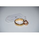 18CT GOLD WEDDING RING, 9.5 GRAMS, TOGETHER WITH A 9CT GOLD SIGNET RING, 1.1 GRAMS.