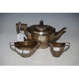 A LONDON SILVER THREE PIECE TEA SET, GROSS WEIGHT 19.9 TROY OZS