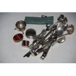 A COLLECTION OF ASSORTED SILVER FLATWARE TO INCLUDE THREE PAIRS OF SUGAR TONGS, CIRCULAR BOX AND