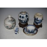 A COLLECTION OF CHINESE PORCELAIN, TO QING DYNASTY, TO INCLUDE A PAIR OF TEA BOWLS AND SAUCERS,