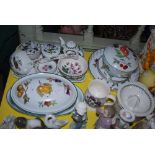 A GROUP OF PORTMERION ITEMS TOGETHER WITH A SELECTION OF ROYAL WORCESTER EVESHAM VALE PATTERN