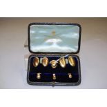 A PAIR OF GENTS 9CT GOLD OVAL SHAPED CUFFLINKS, 5.5 GRAMS TOGETHER WITH FOUR ASSORTED 18CT GOLD