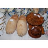 TWO MODERN SCOTTISH TURNED BURR ELM ITEMS INCLUDING A BOWL WITH TEA CUP AND SAUCER, TOGETHER WITH