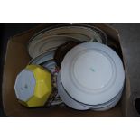 A BOX OF ASSORTED CERAMICS