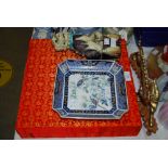 A BOXED CHINESE PORCELAIN PLATE DECORATED WITH A RICKSHAW, A BLUE AND GILT SQUARE-SHAPED DISH, AN