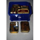 BOX OF ASSORTED VINTAGE COINAGE TO INCLUDE NUMEROUS TOBACCO TINS OF ASSORTED VINTAGE PENNIES AND