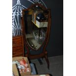 AN EARLY 20TH CENTURY MAHOGANY AND SATINWOOD BANDED CHEVAL MIRROR IN THE SHERATON STYLE, THE