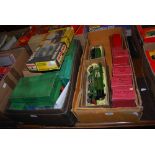 TWO BOXES - ASSORTED VINTAGE HORNBY SERIES O GAUGE TO INCLUDE LNER FLYING SCOTSMAN 4472, BOXED