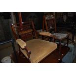 AN EDWARDIAN MAHOGANY VELVET UPHOLSTERED ARMCHAIR, THE BACK WITH MARQUETRY INLAID PANEL, TOGETHER