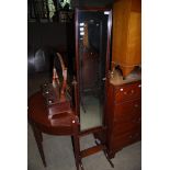 AN EARLY 20TH CENTURY MAHOGANY CHEVAL MIRROR