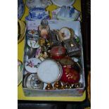 A LARGE COLLECTION OF PIN AND TRINKET BOXES, INCLUDING ITEMS BY MINTON, HALLYCON DAYS AND OTHER