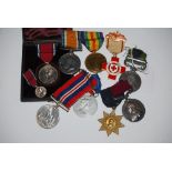 A COLLECTION OF MEDALS TO INCLUDE A GREAT WAR GROUP OF TWO, INSCRIBED TO 'W. O. CL. H. KENT R.B',