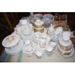 Wedgwood 'Summer Bouquet' pattern dinner service, including tureen, dinner plates, side plates,