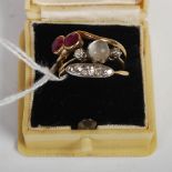 Three assorted yellow metal rings, to include five stone diamond ring, moon stone cabochon ring
